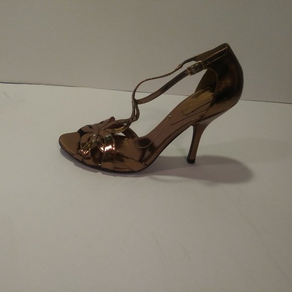 BCBGMAXAZRIA Shoes - BCBGMAXAZRIA Ilarian Bronze Leather Sandals Size 9.5